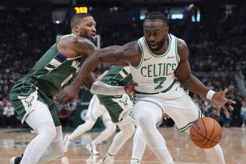 詹姆斯身披 詹姆斯身披