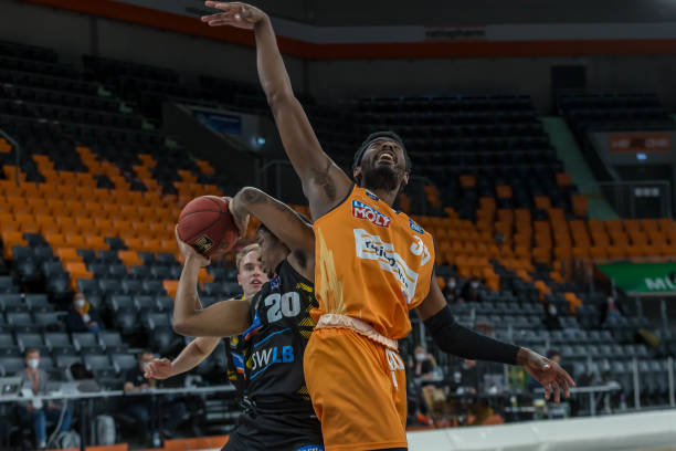 斯尼的关系 斯尼的关系